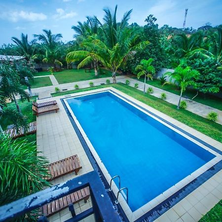 Sea Lagoon Beach Hotel Trincomalee Exterior foto