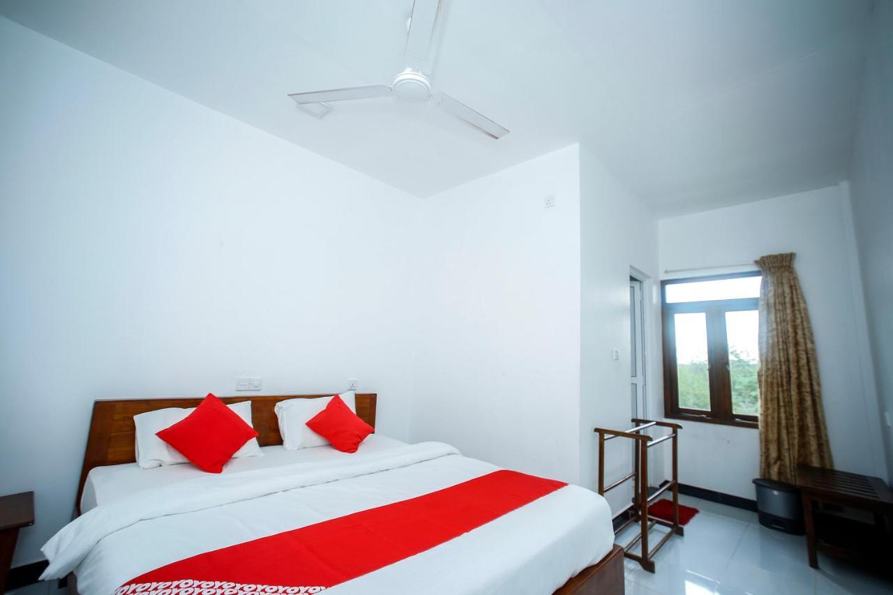 Sea Lagoon Beach Hotel Trincomalee Exterior foto